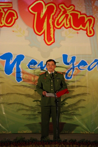 Đại tá, PGS.TS Ngô Sĩ Hiền, Phó Giám đốc Học viện CSND phát biểu khai mạc đêm dạ hội